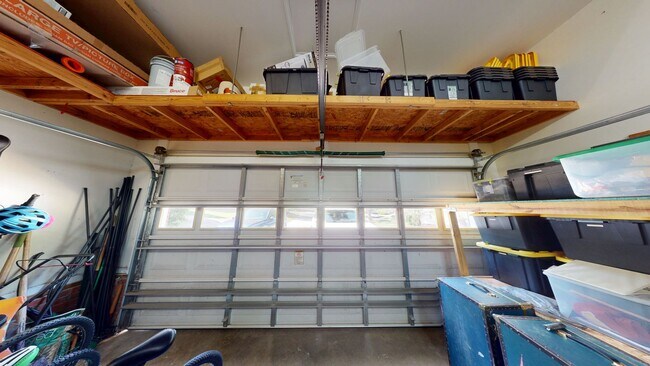 Building Photo - 5 Bedrooms with Golf Course Views in Carol...
