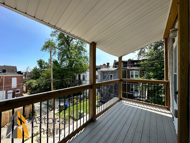 Building Photo - Live in Comfort: Spacious 3 Bedroom 2 Bath...