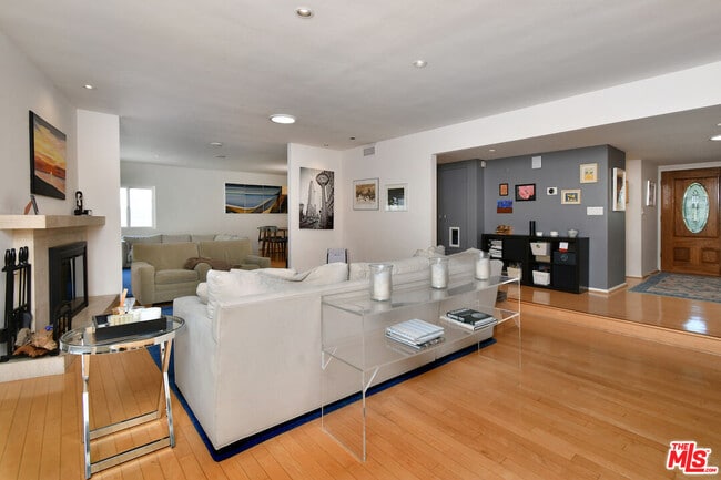 Building Photo - 3421 Castlewoods Pl