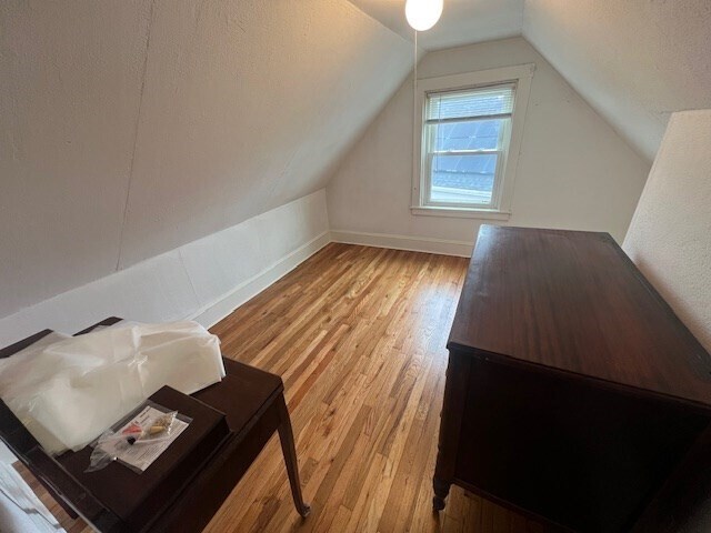 Building Photo - 24 Circuit St