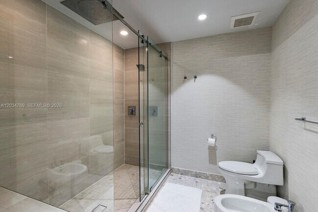 Building Photo - 5780 Las Palmas Dr
