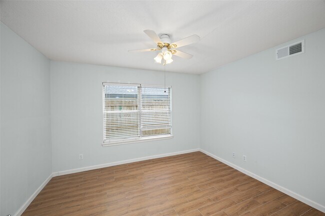 Building Photo - 3835 Tartan Ln
