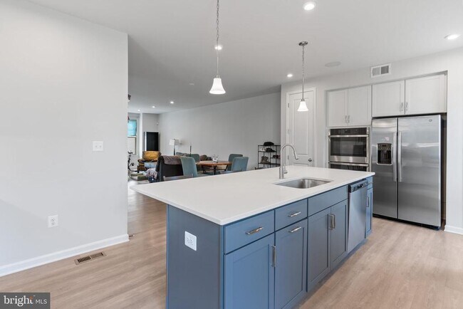 Building Photo - 18277 Summit Pointe Dr