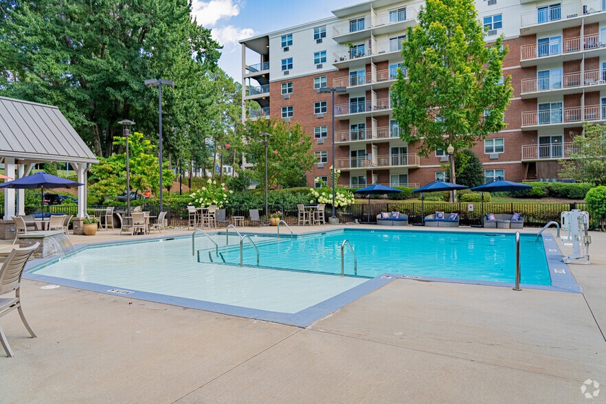 Pool & Patio - Sterling Glenwood Apartments