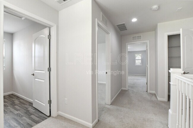 Building Photo - 9211 Tamarack Grove Ln