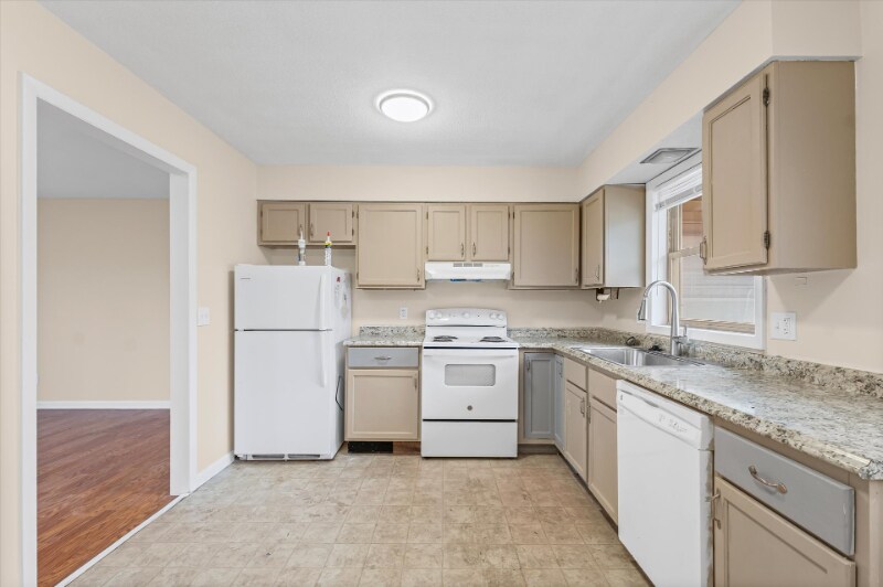 Building Photo - 615 E Colorado Ave