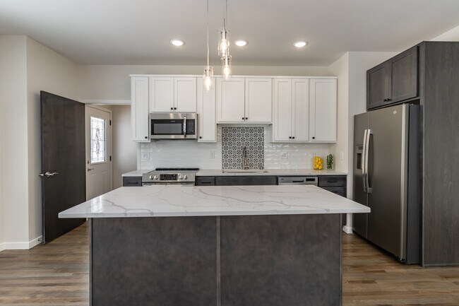 Kitchen - 4221 W 44th St