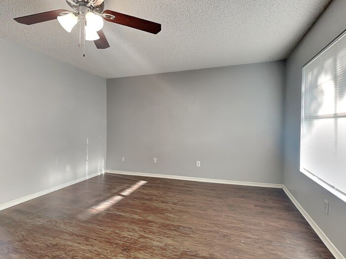 Building Photo - 1101 Bronner Dr