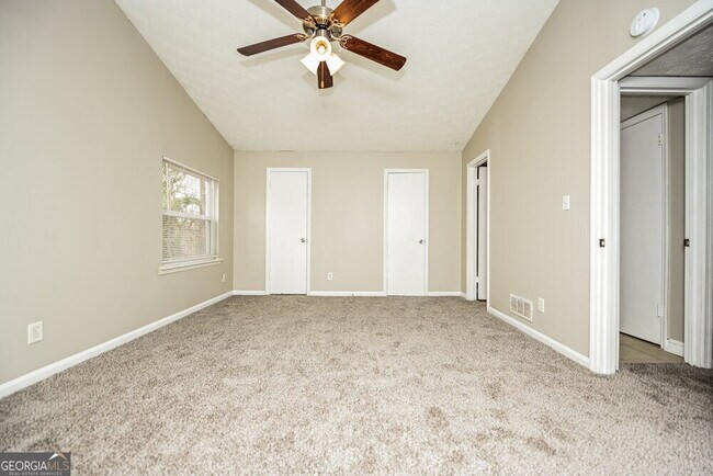 Building Photo - 3068 Caliente Ln