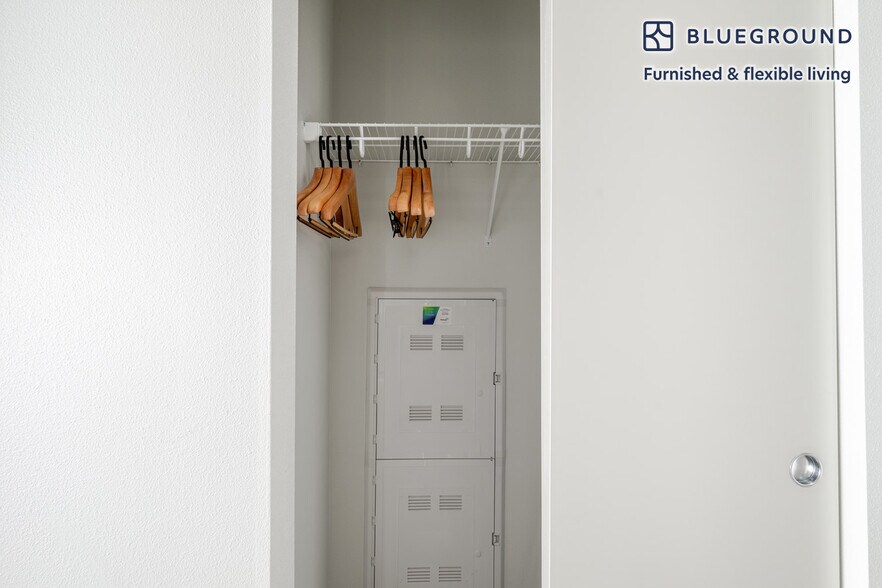 Building Photo - 123 Broadway-SI FL5-ID826