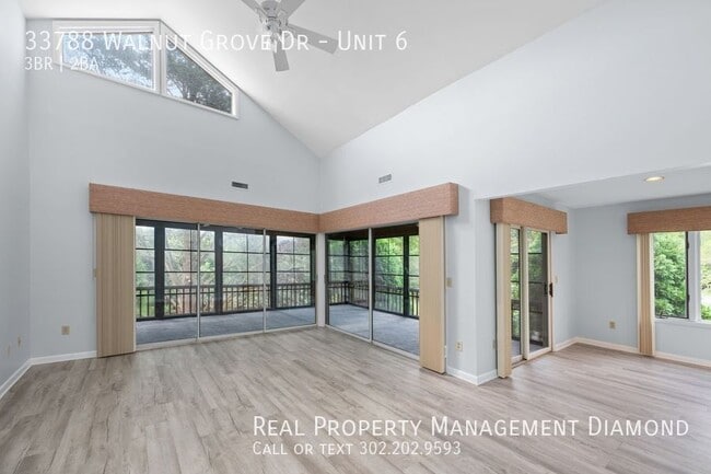 Building Photo - 33788 Walnut Grove Dr