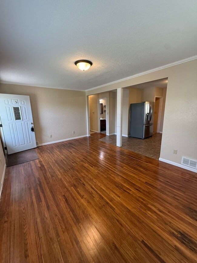 Building Photo - House available for rent