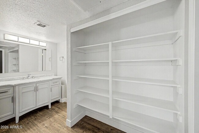 Building Photo - 4554 E Paradise Village Pky N