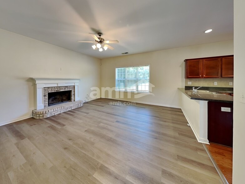 Building Photo - 35 Hampton Pl