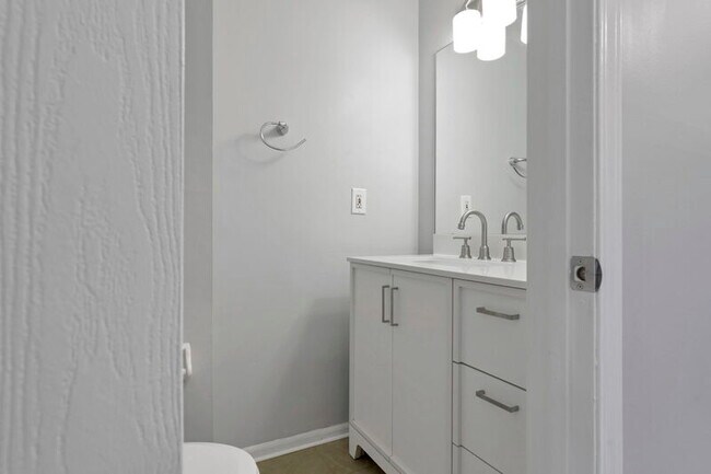 Building Photo - 3112 Fabyan Dr
