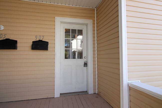 Building Photo - 90-990 Baker St