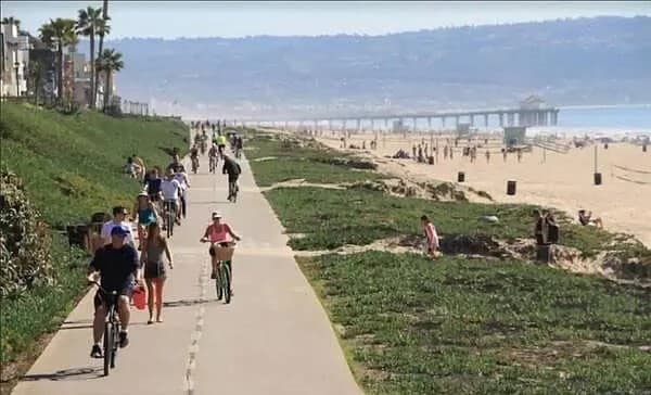 Building Photo - 326 Rosecrans Ave