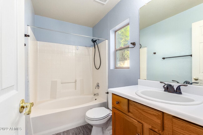 Building Photo - 2609 S Devonna Ln