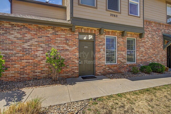 Building Photo - 2260 S Vaughn Way