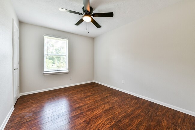 Building Photo - 304 Bellmar Ln