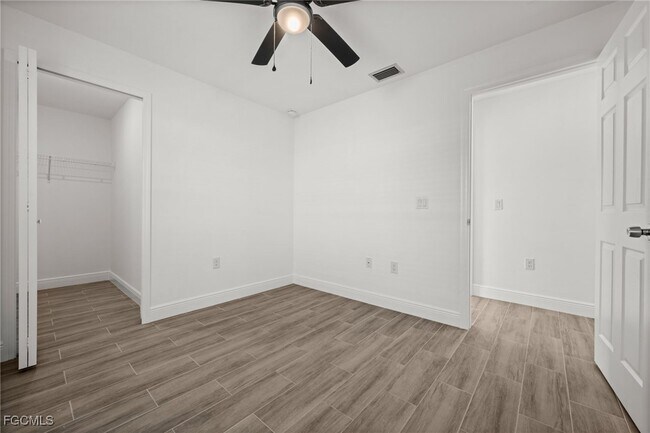 Building Photo - 915 Graystone Ave