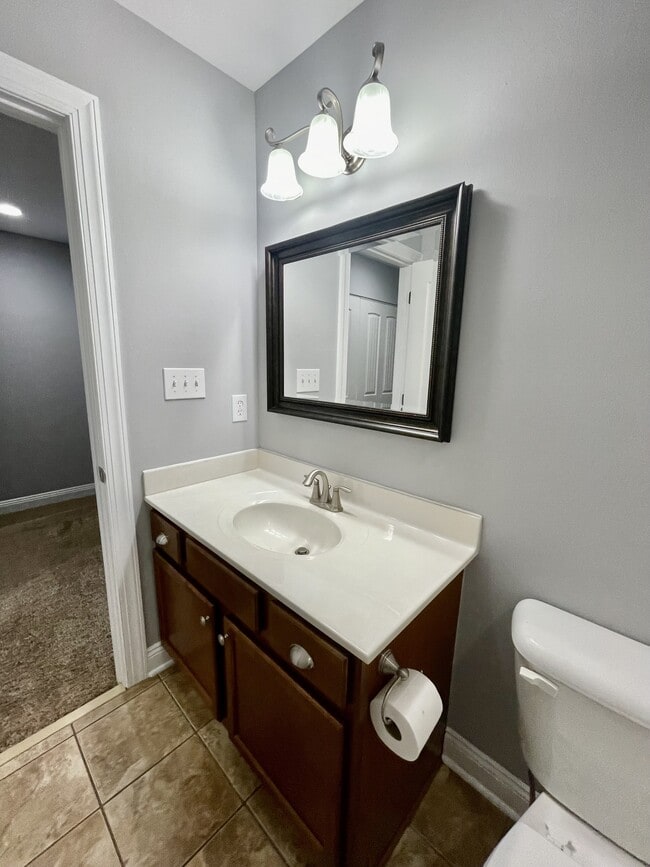 Building Photo - 518 Capstone Dr