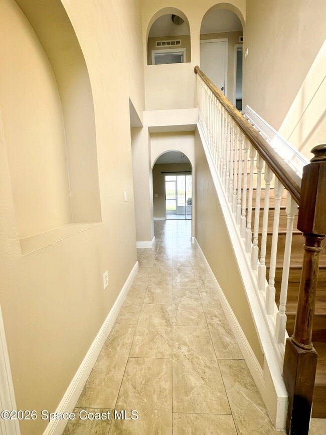 Building Photo - 1718 Sawgrass Dr SW