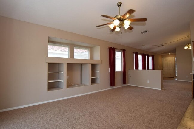 Building Photo - Beautiful Single Story Three Bedroom Home!