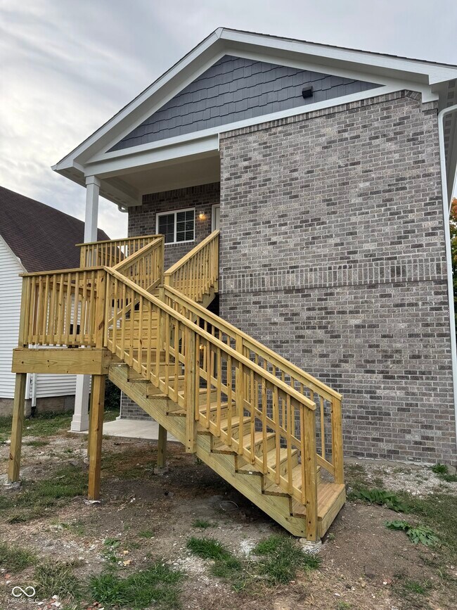 Building Photo - 2145 Columbia Ave