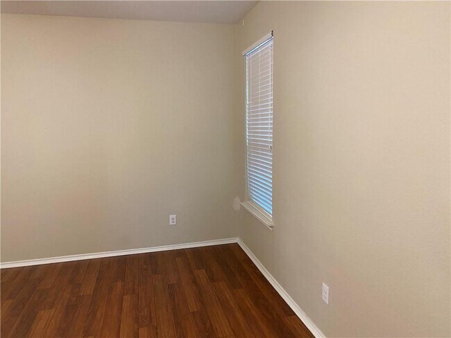 Building Photo - 14428 Lake Victor Dr