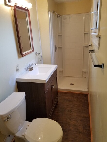 bathroom - 1718 2nd Ave