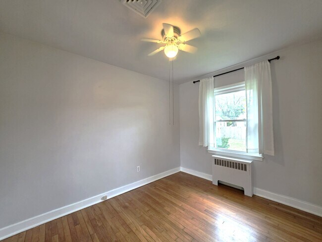 Building Photo - 1209 Belmont Ave