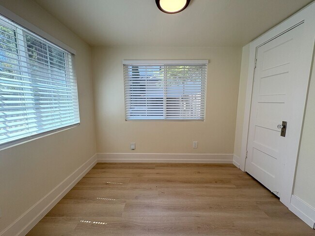 Building Photo - Cozy Cottage in Palo Alto – Fully Renovated