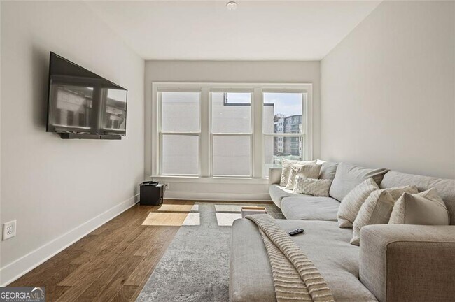 Building Photo - 2145 Burnside Dr NW