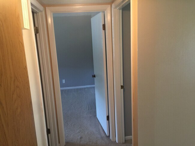 Hallway - Behind 2 closets, Left Bathroom, Straigh Master, Right Front Bedroom - 4912 Angelia Dr