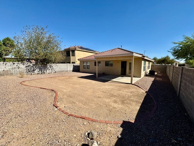 Building Photo - 3232 W Cavedale Dr