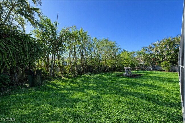 Building Photo - 1010 SE 43rd Terrace