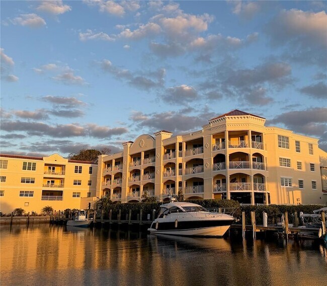 Building Photo - 14041 Bellagio Way
