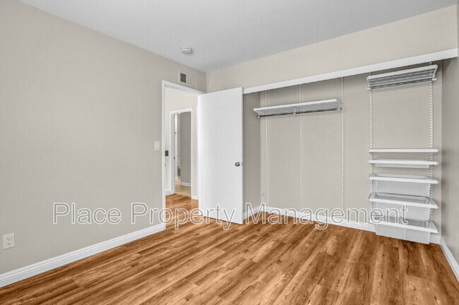 Building Photo - 3017 Plaza Lorenzo