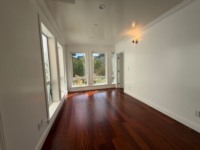 Building Photo - 261 Dolores St