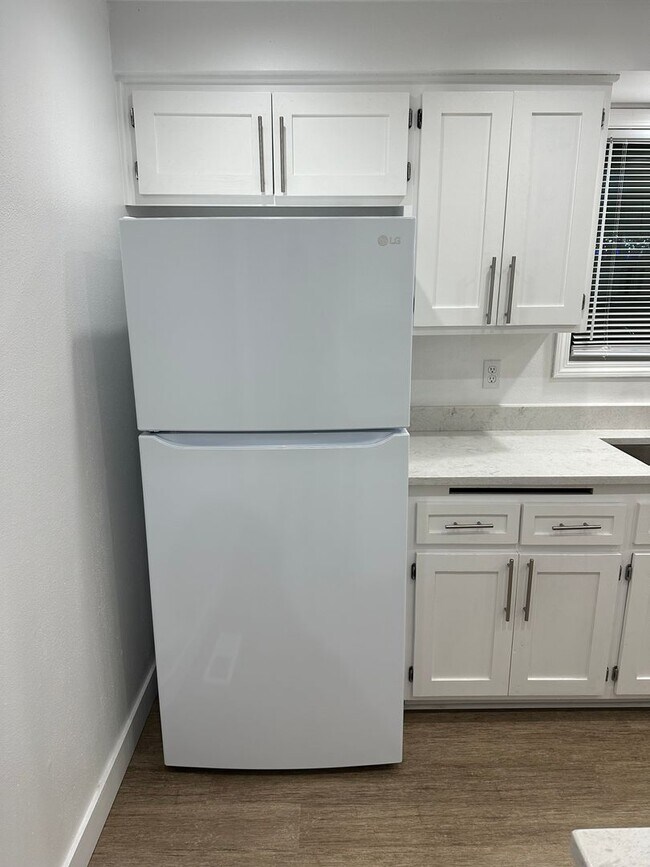 Building Photo - Beautiful 3 bedroom 2 bath house in Eugene!  $500 OFF YOUR FIRST MONTH'S RENT!