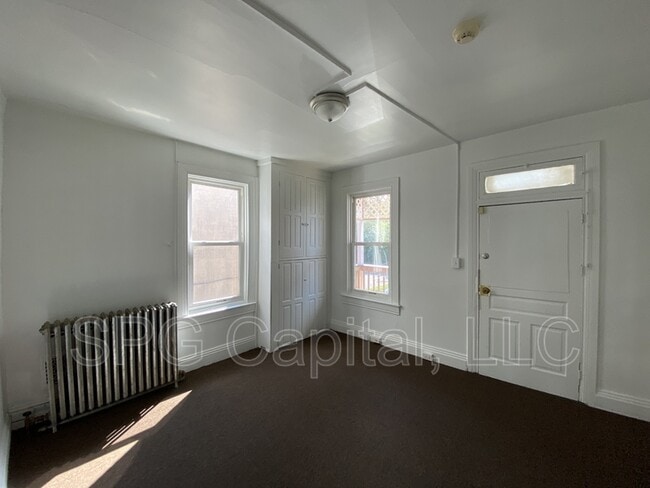 Building Photo - 220 W Jackson St