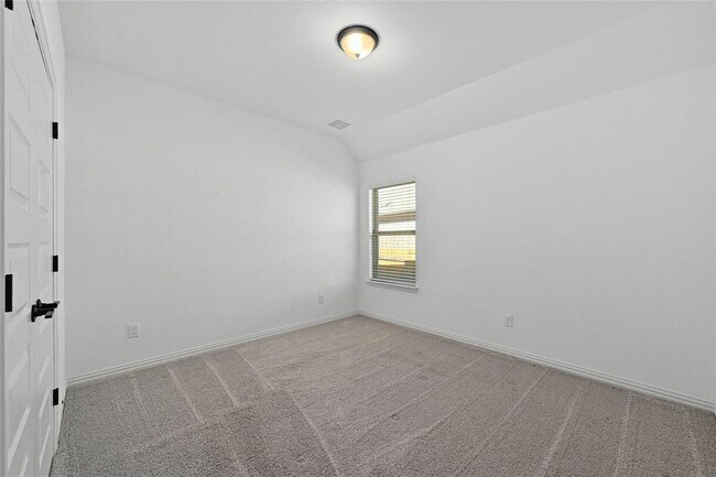 Building Photo - 160 Fawn Riv Run