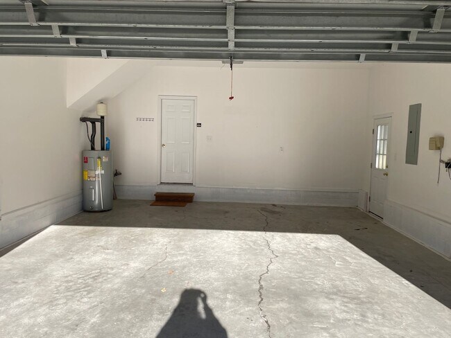 Building Photo - 3 Bedroom 2 Bathroom with a  Bonus Room  House in Winding River Plantation