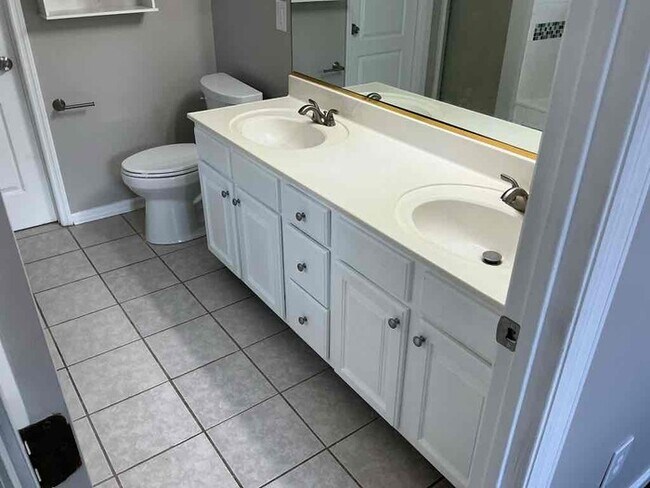 Building Photo - 5323 Craigs Creek Dr