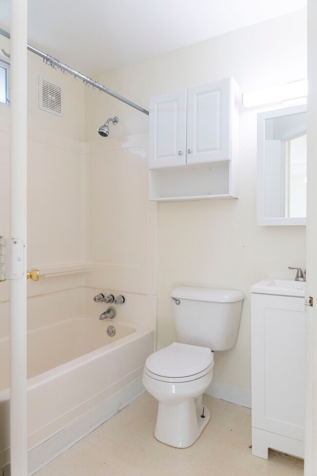 Building Photo - 2301 Hood Ave