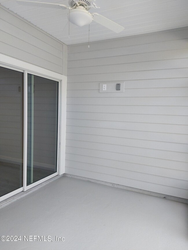 Building Photo - 12866 Josslyn Ln