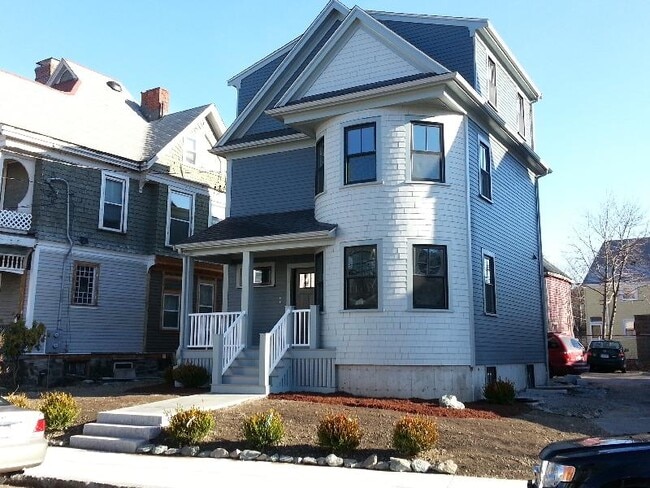 Building Photo - 47 Linden St