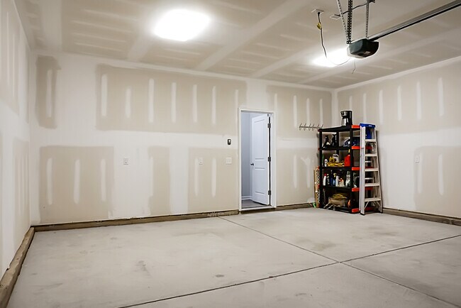 Building Photo - 210 Daniels Creek Cir