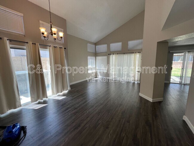 Building Photo - 17673 Streamside Ln